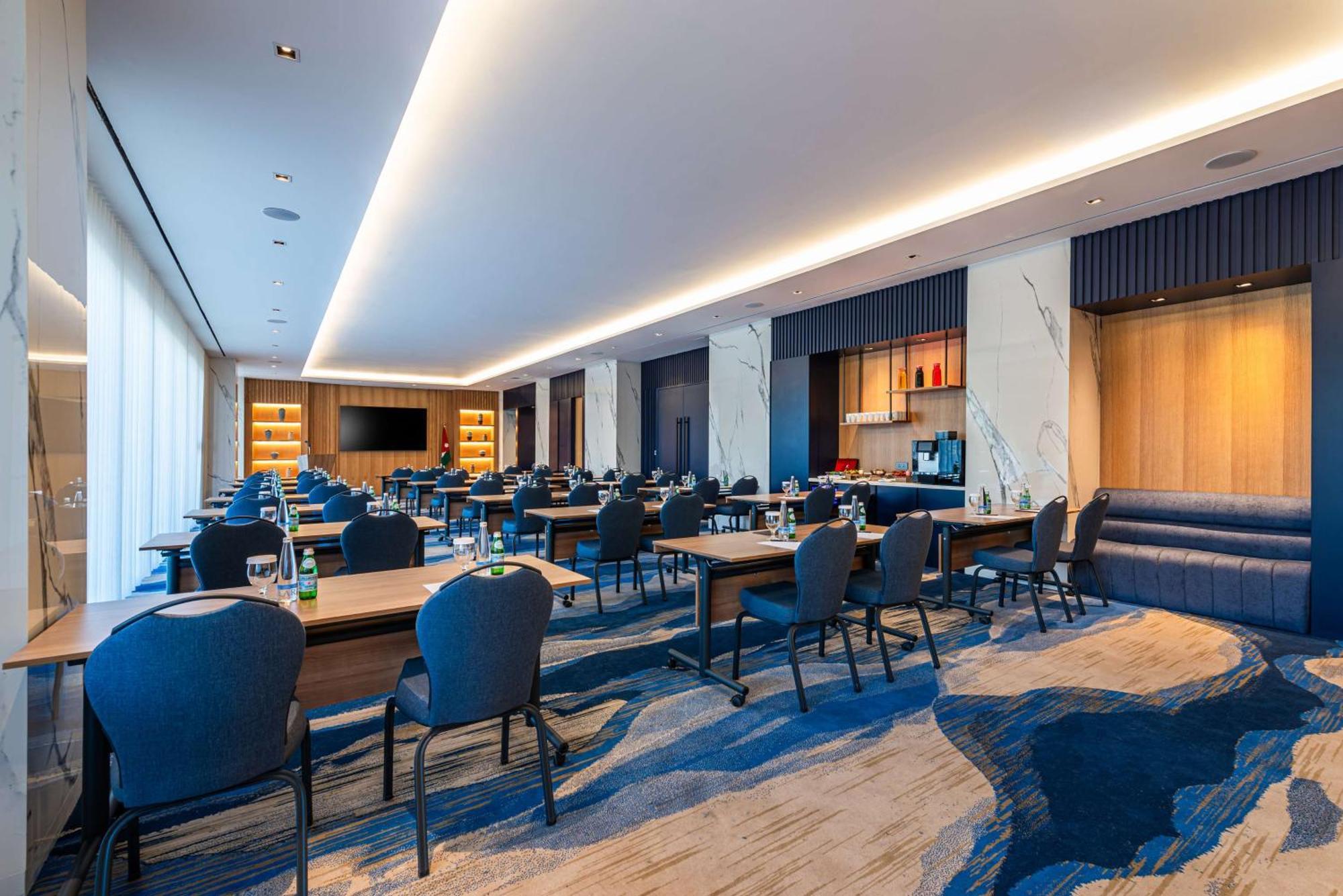 Doubletree By Hilton Hotel Aqaba Exterior photo Meeting room at the Westin